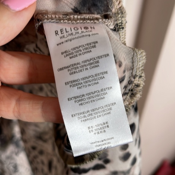 Religion Sheer Praise Skirt - Picture 5 of 6